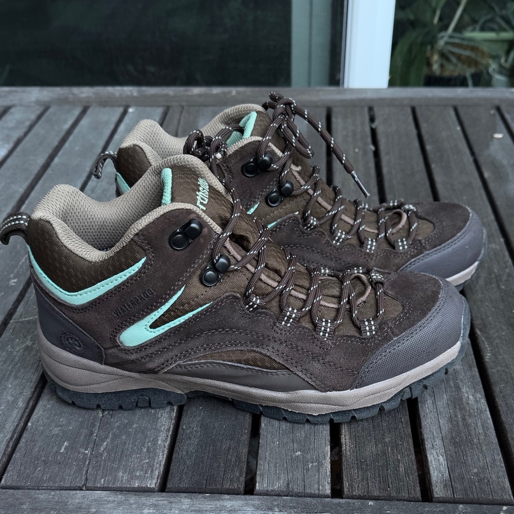 Northside omen's Brown and Mint Athletic Shoes